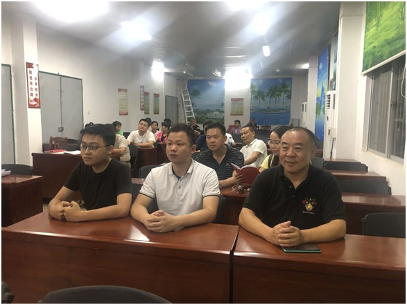 市金控公司組織觀看144期《脫貧致富電視夜?！饭?jié)目